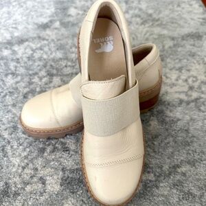 Sorel Joan Loafer - size 10 - tan / cream